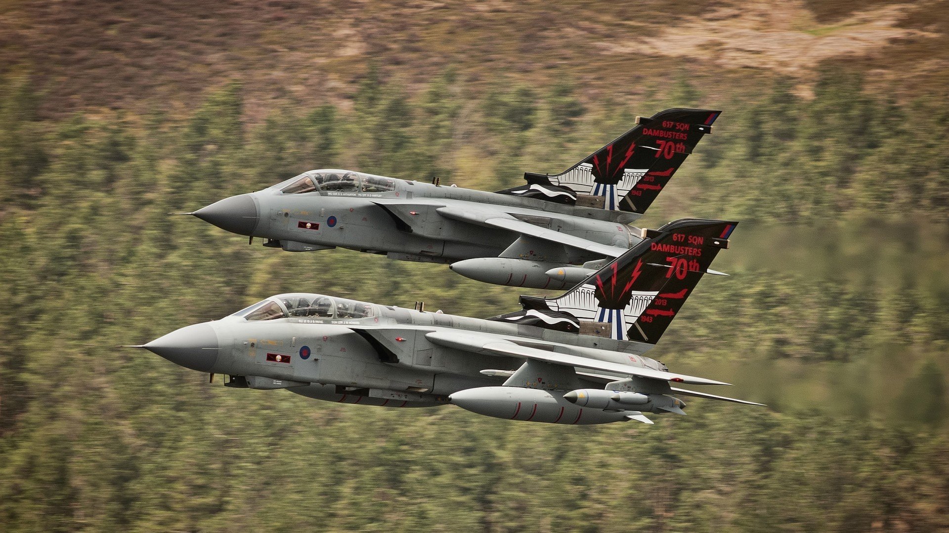 跨界合作新模式：电竞与时尚、影视的深度融合，电竞生态跨界融合