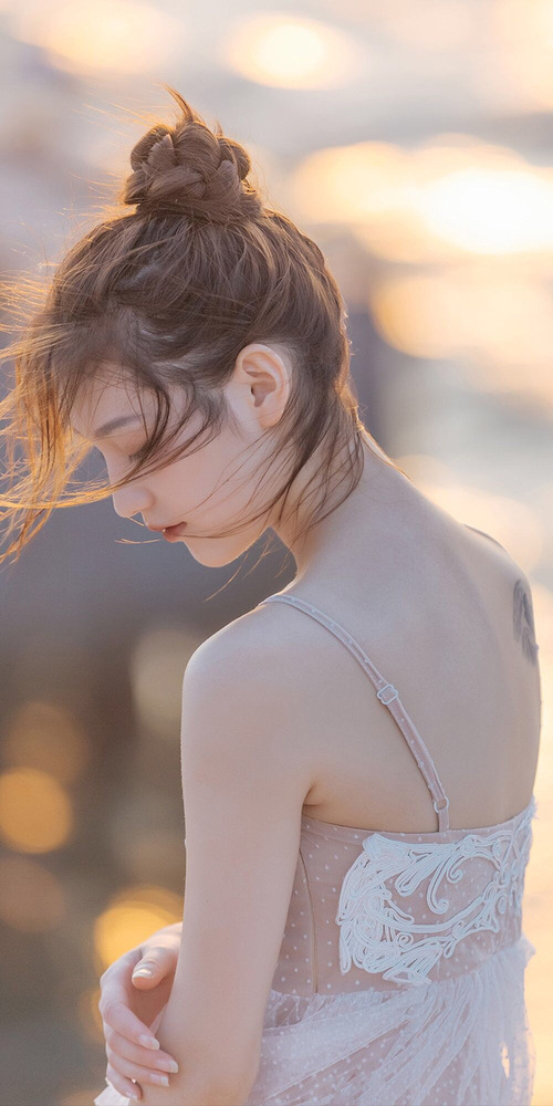 开云·体育官网-足球赛场新人崭露头角备受期待，足球入场表演